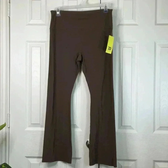 All in Motion Soft Ultra High-Rise Flare
Leggings - Dark Brown Size 1X - Picture 3 of 10
